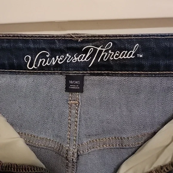 Universal Thread Jeans - Picture 2 of 3